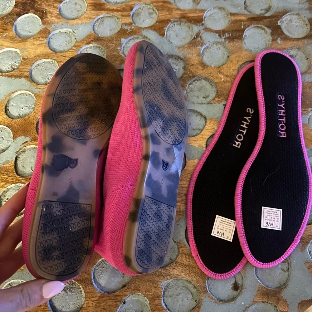 Dragonfruit Rothy’s 🎀 - Picture 2 of 4